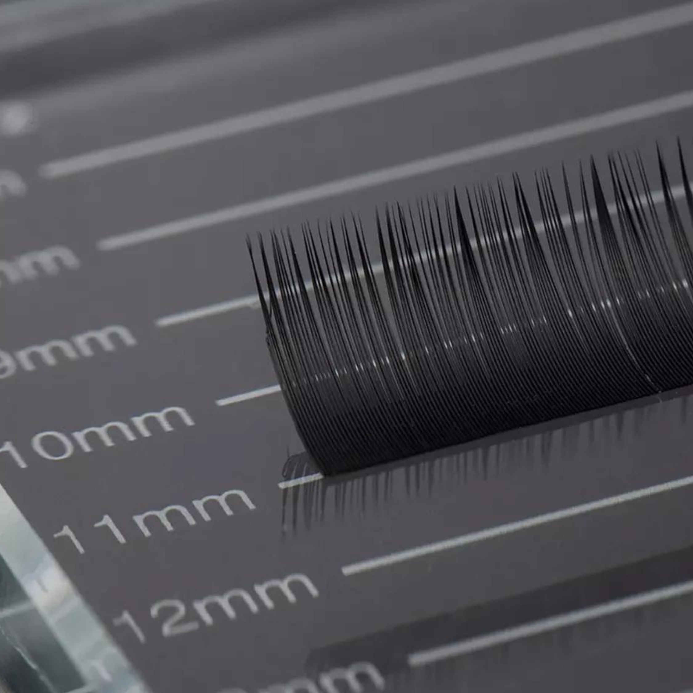 Crystal Glass Lash & Glue Pallet - Image 2
